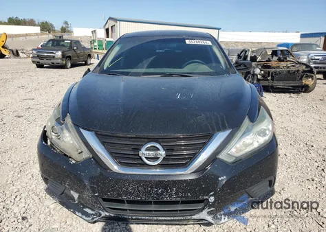 2017 Nissan Altima 2.5 z USA, uszkodzony, nr VIN 1N4AL3AP1HC262084